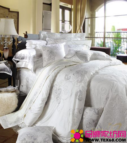 華麗床品演繹法蘭西家居