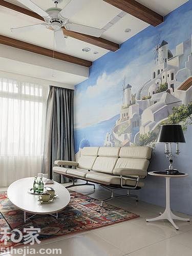 手繪背景墻裝點地中海小戶型