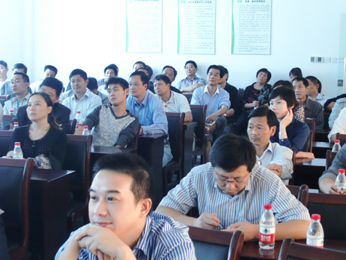 長興虹星橋黨代會代表蒞臨富億達視察