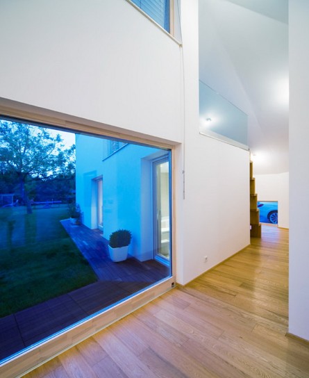 匈牙利湖畔避暑別墅欣賞