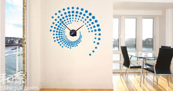 奇思妙想爬上墻個性墻貼拼創意鐘