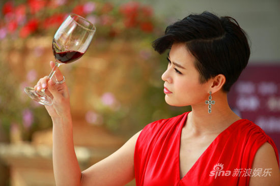 《紅酒俏佳人》胡杏兒邱澤譜豪門大戲