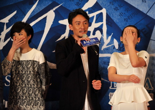 《圣誕玫瑰》首映郭富城耍寶避談感情