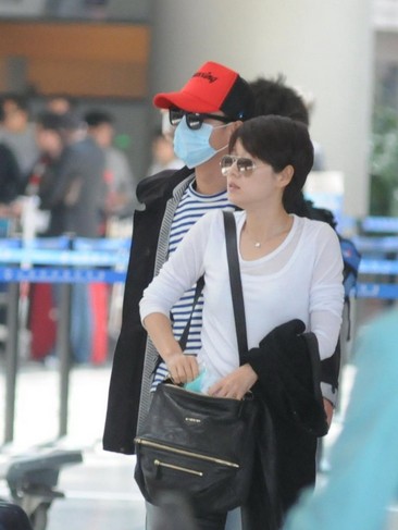 文章馬伊琍夫婦現身機場