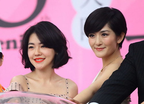 小S亮相閨蜜餐廳笑稱比謝娜紅