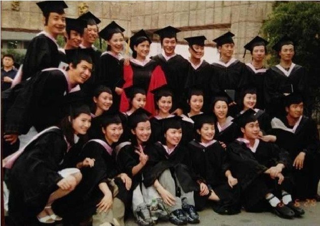 趙薇曬畢業照黃曉明陳坤等青澀出鏡