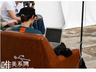 新奇沙發2.0與USB的創意結合