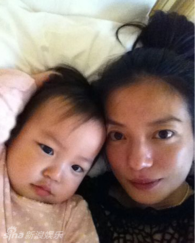 趙薇愛女小四月成長記錄撒嬌賣萌惹人愛