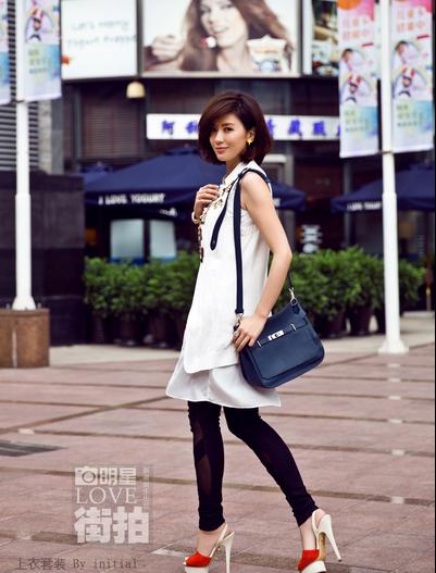 賈靜雯淑媛范兒出街展溫婉笑容