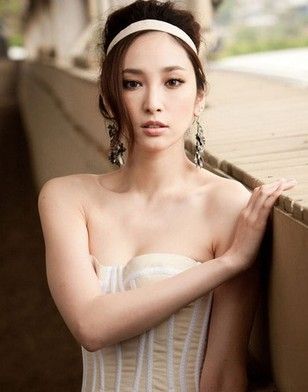 吳佩慈富商男友送鉆石戒定情