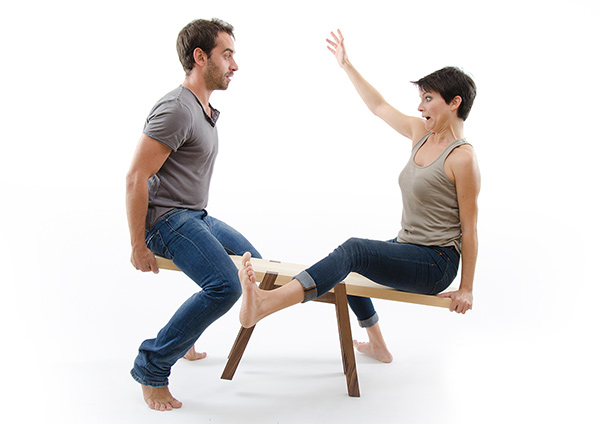 長凳變身蹺蹺板