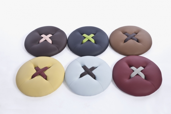 創意紐扣凳設計回味童年