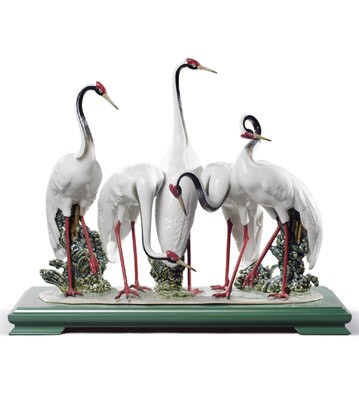 吉兆寓意的雅致瓷偶