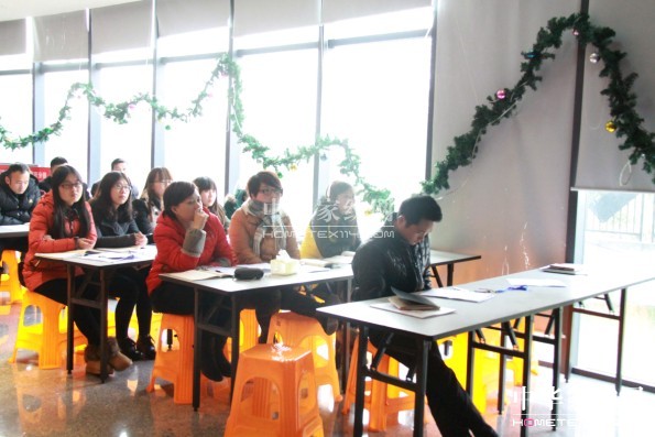 南方寢飾封閉培訓變開放式實現"寓教于樂"