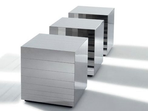 可以折疊的金屬家具